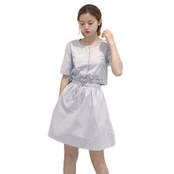 轉角1號 簡約韓風，定義夏日清新——純色A字連衣裙穿搭指南